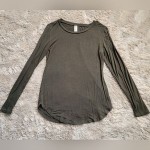 Old Navy long sleeve tee